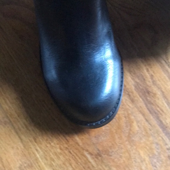 Black boots - Picture 2 of 2